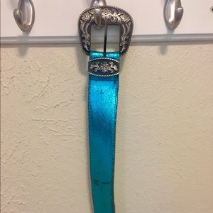 Free People "Western Belt" in aqua metallic, S/M